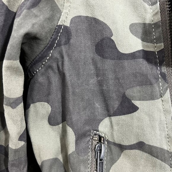 Miami Camouflage Moto Jacket With Zipper Pockets & Belt, Size Small - Picture 3 of 4